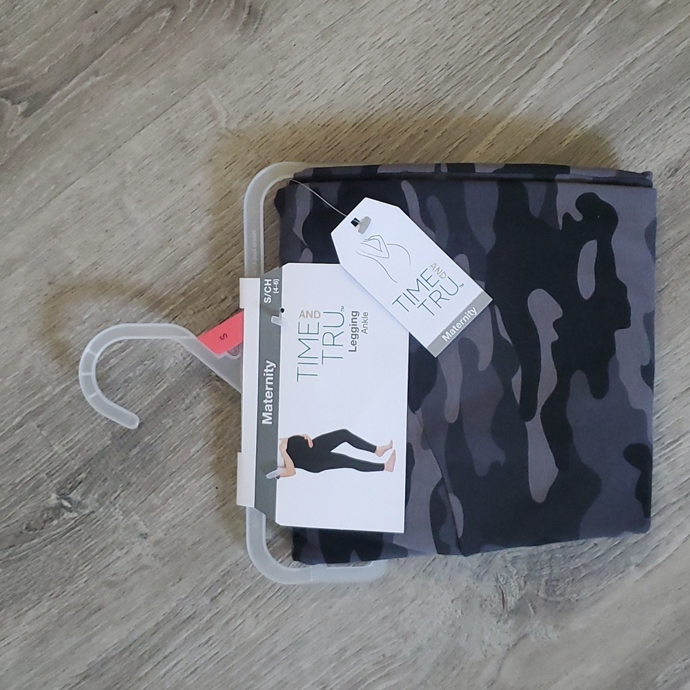 NWT TIME AND TRU ACTIVE MATERNITY LEGGINGS Small (4-6)Ankle